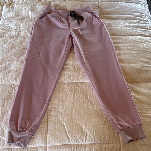 Lavender Scrub Set - Picture 3 of 3